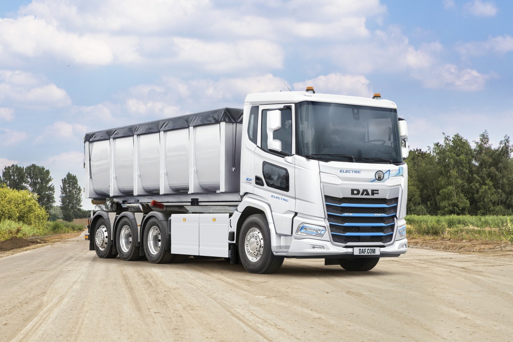 13-New-Generation-DAF-XF-Electric.jpg