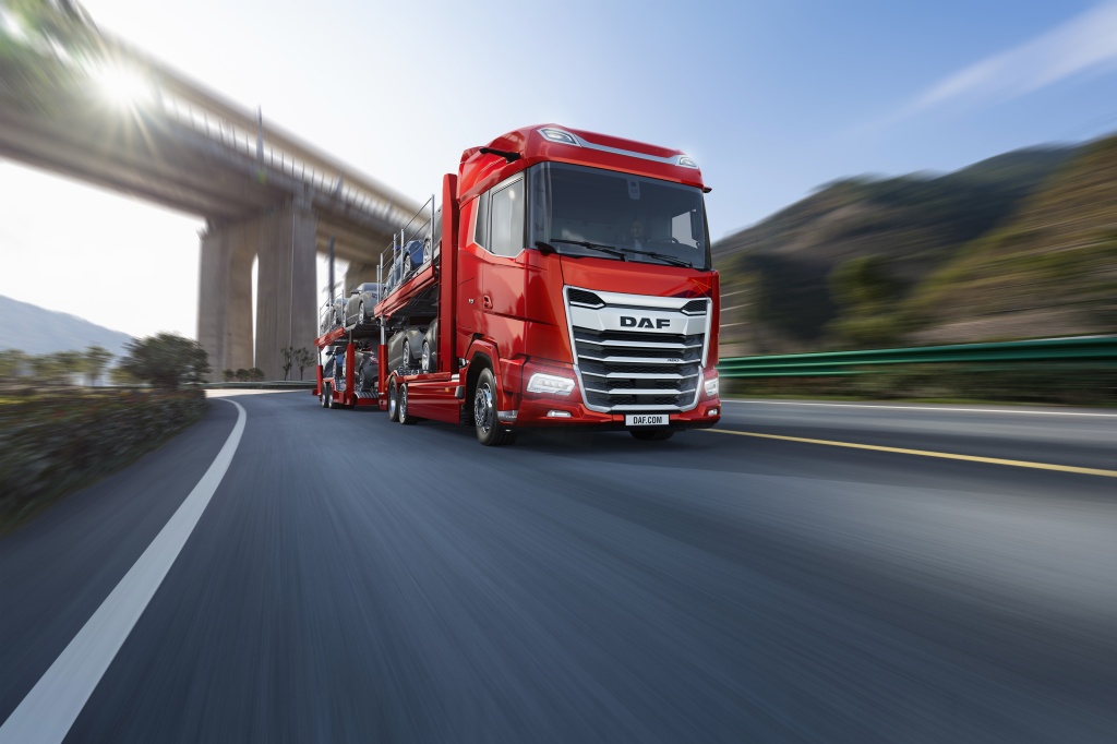 DAF-introduces-chassis-for-car-transport-02.jpg
