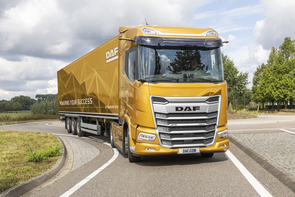 20-New-Generation-DAF-XG-with-Single-Driver-Luxury-Package.jpg
