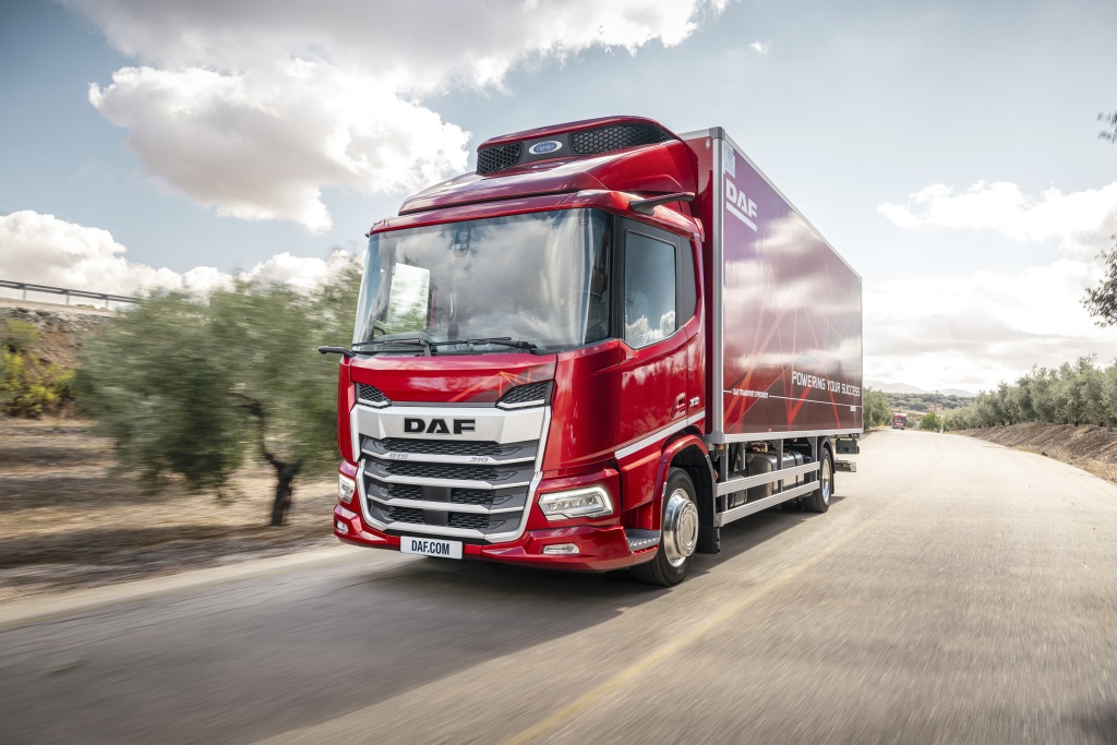 02-New-Generation-DAF-XD-310.jpg